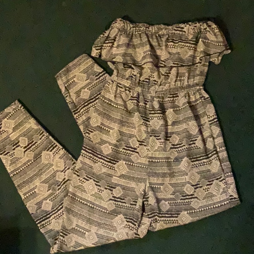 Tribal printed long pant romper size sm